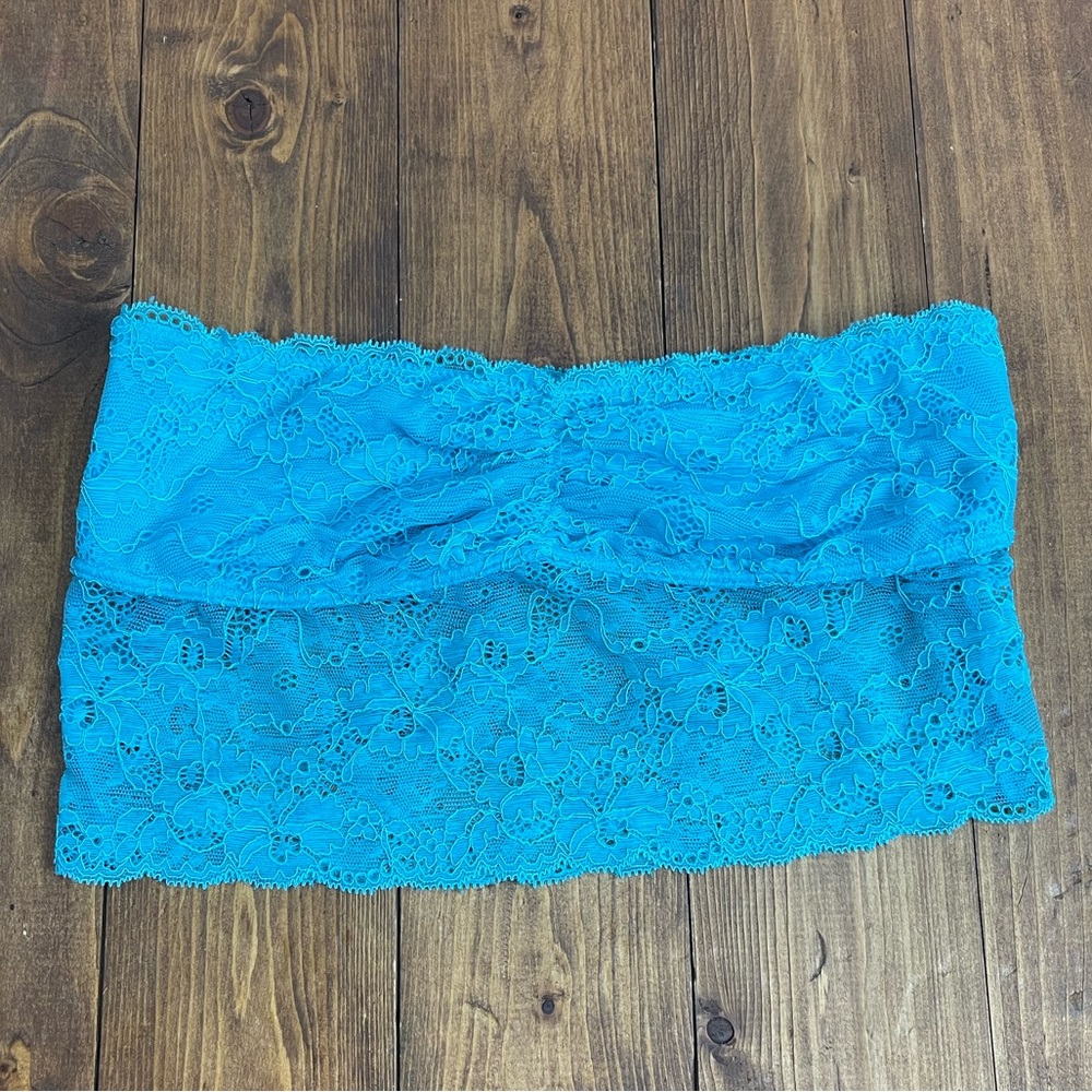 Pink by Victoria’s Secret bright turquoise lace Bandeau bra size small